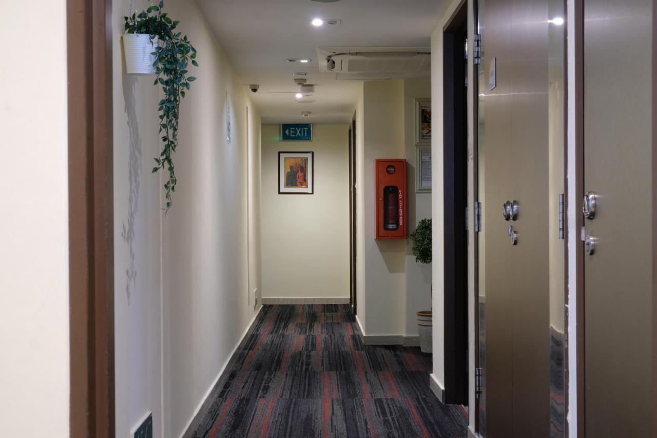 Single Sharing Room And Short Hours Stay At Sandpiper Hotel Singapura Exterior foto