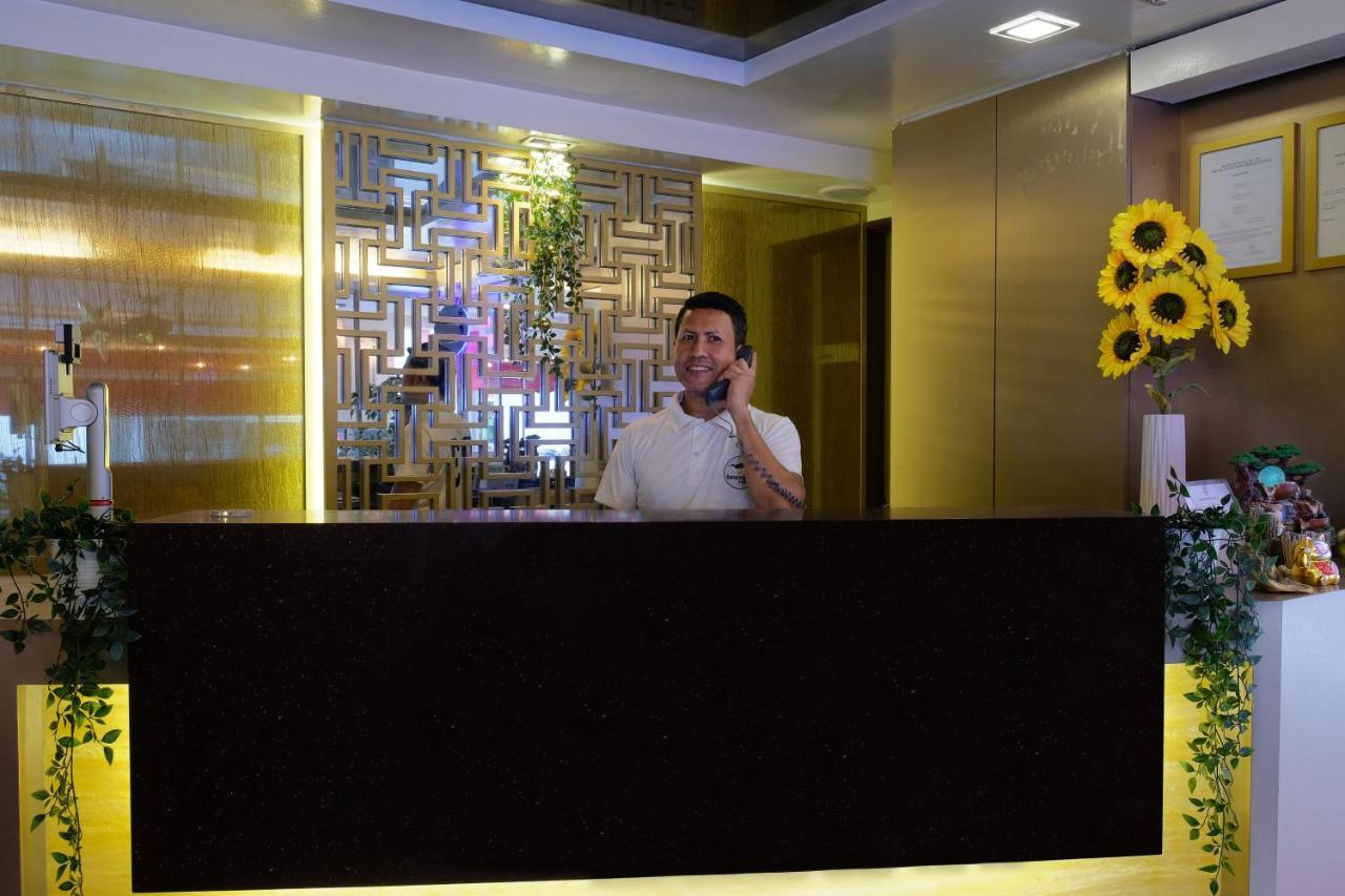 Single Sharing Room And Short Hours Stay At Sandpiper Hotel Singapura Exterior foto