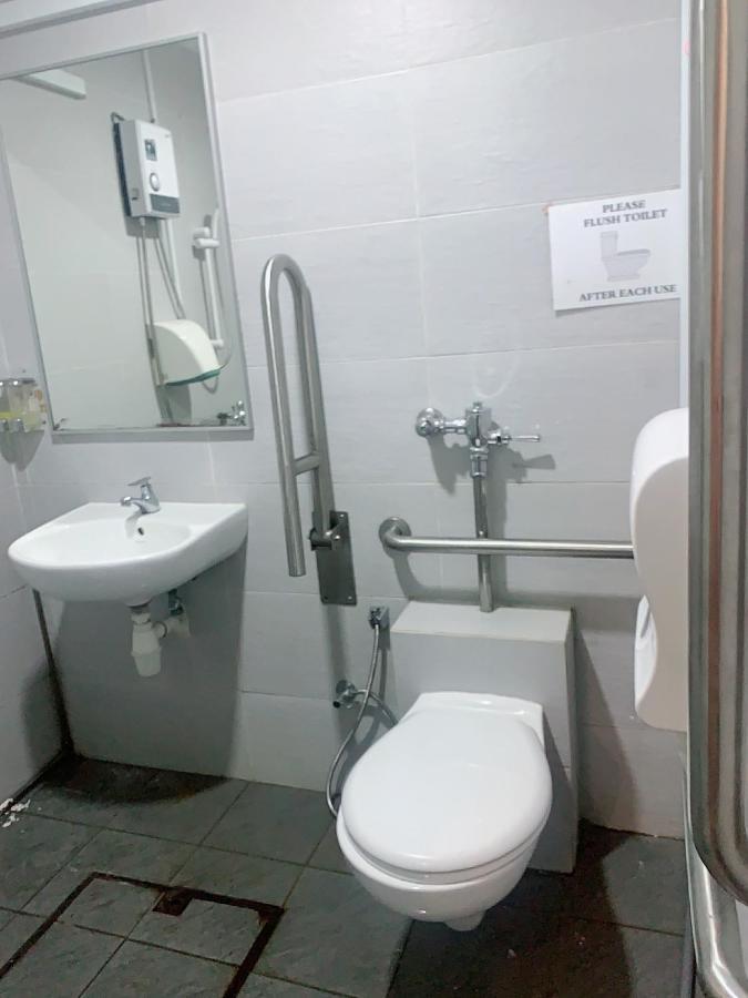 Single Sharing Room And Short Hours Stay At Sandpiper Hotel Singapura Exterior foto