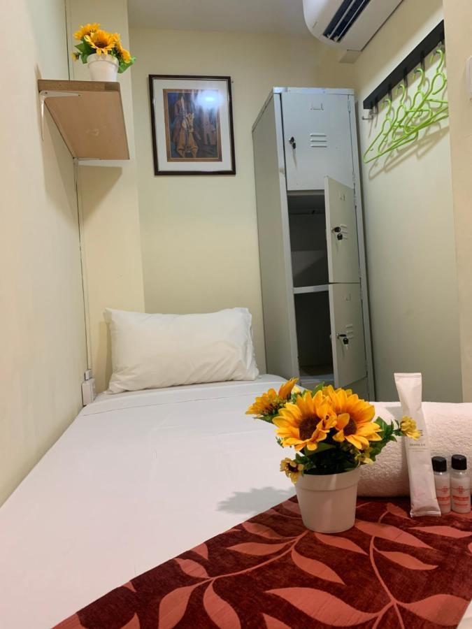 Single Sharing Room And Short Hours Stay At Sandpiper Hotel Singapura Exterior foto